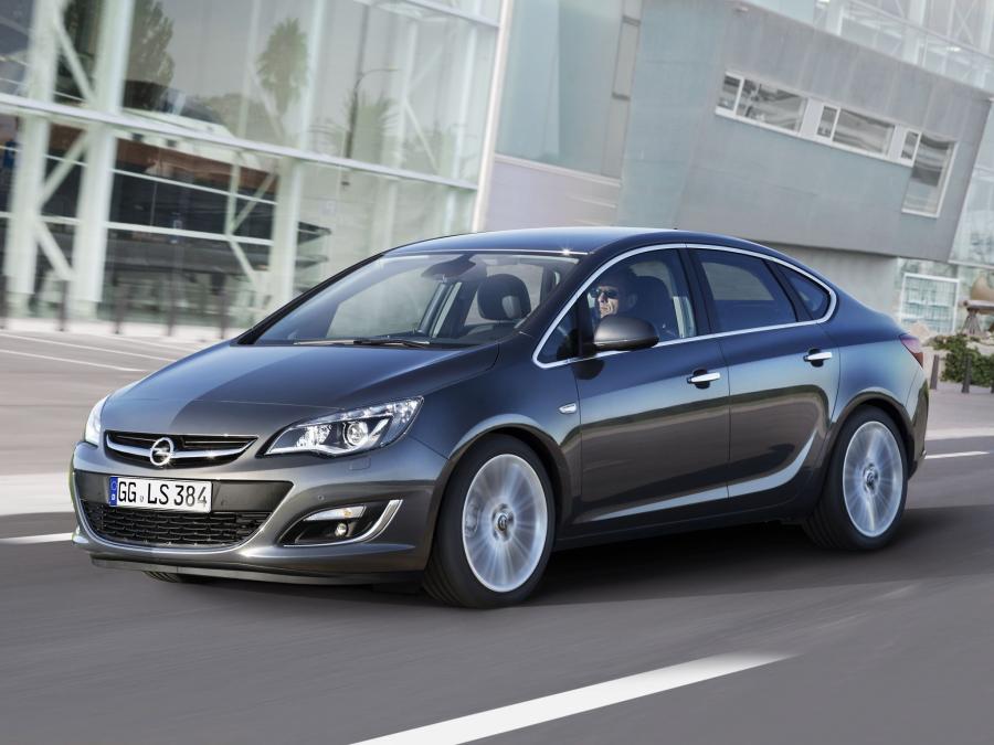  Opel Astra Sedan 2013 года  (фото 7 из 30)